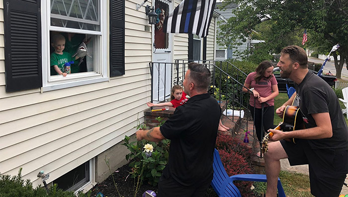 dropkick murpheys perform show for 3 year old cancer