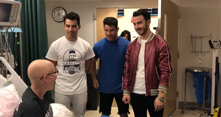 jonas brothers surprise fan with cancer