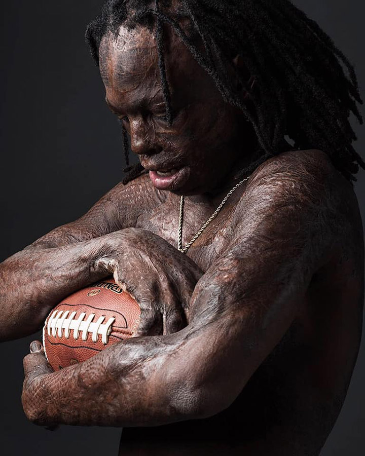 Meet TQ - The High School Football Player Who's Inspiring Everyone 29eyr-football-player-photo-inspiring