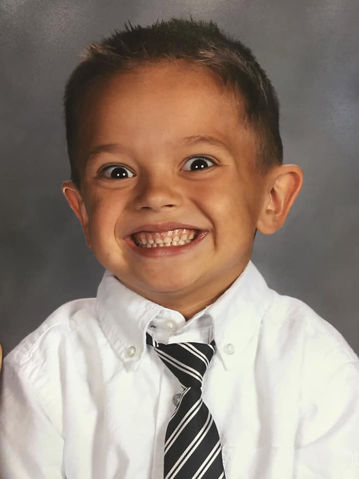 Moms Are Sharing Their Kid s Funny School Pictures