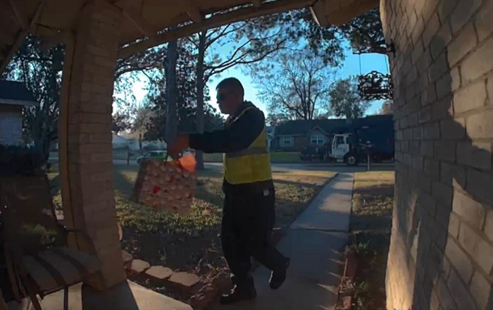 Garbage Collector 'Secret Santa' Drops Off Gift For 2-Year-Old Who