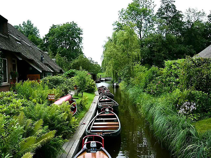 dutch venice village no roads only water