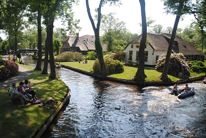 dutch venice village no roads only water