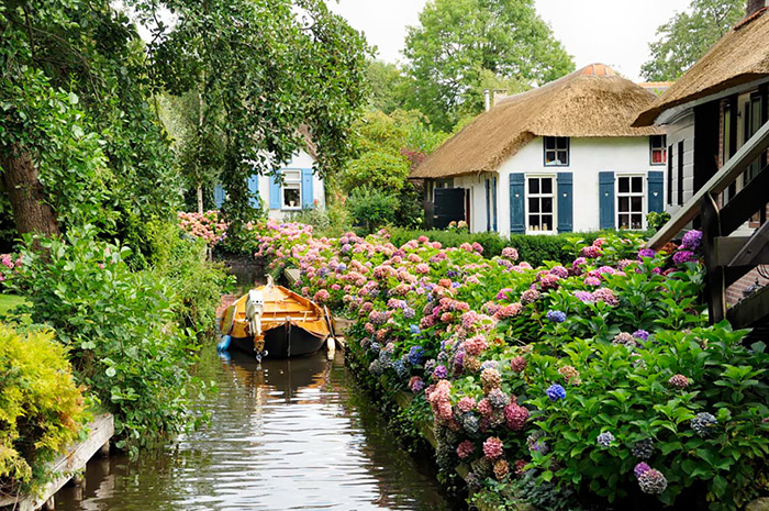 dutch venice village no roads only water