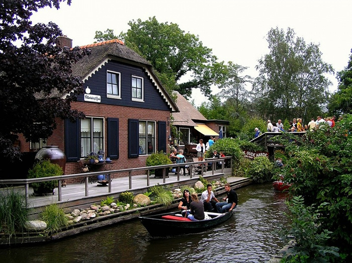 dutch venice village no roads only water