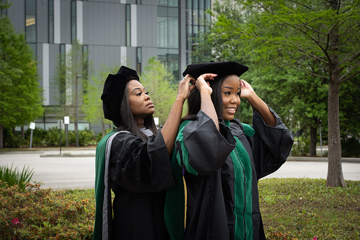 mother daughter graduate med school together