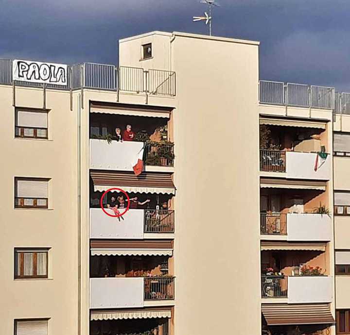 italian romeo juliet balcony love