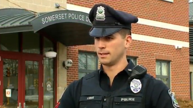 police officer pays for shoplifter groceries