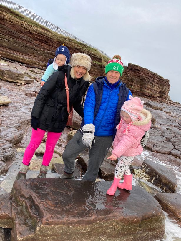 girl finds dinosaur fossil