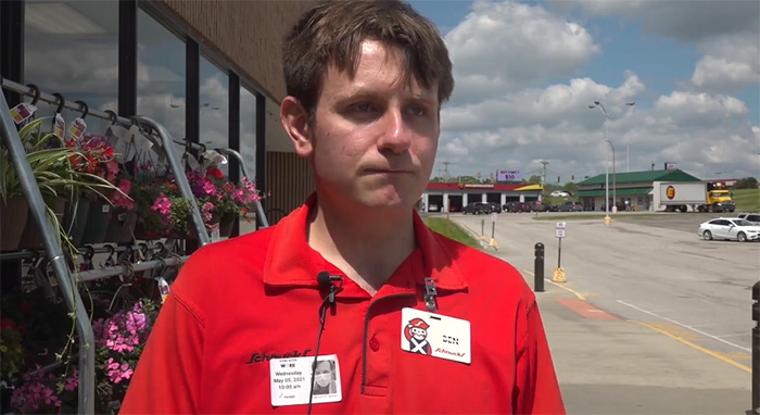 grocery store worker saves child