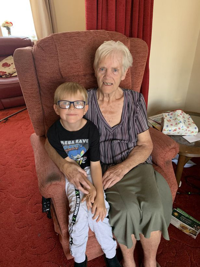 boy saves grandma mail slot