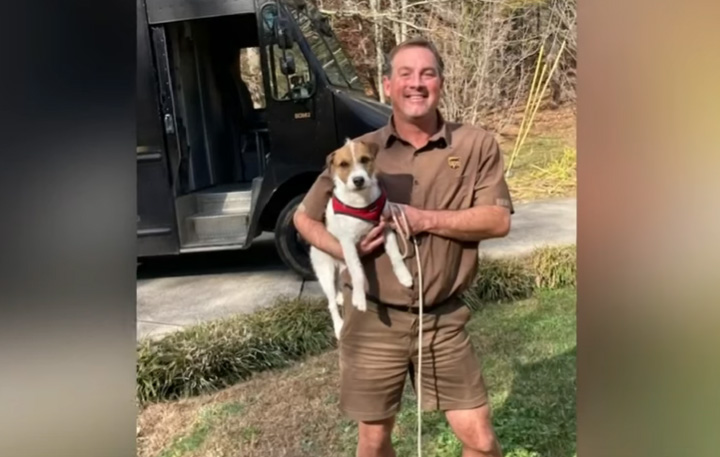 UPS driver delivers lost dog