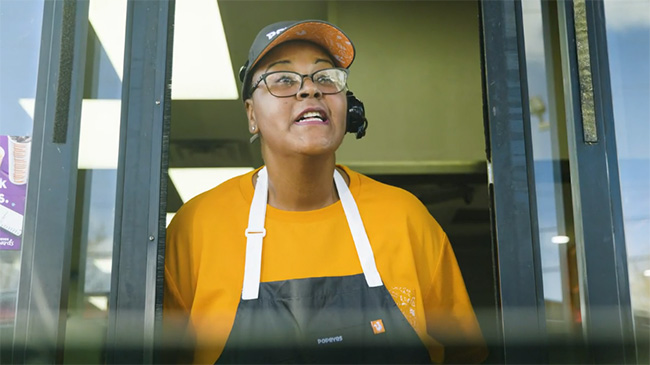 popeyes singing worker drive-thru