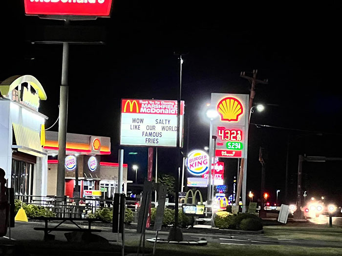 sign war Mcdonalds DQ Missouri