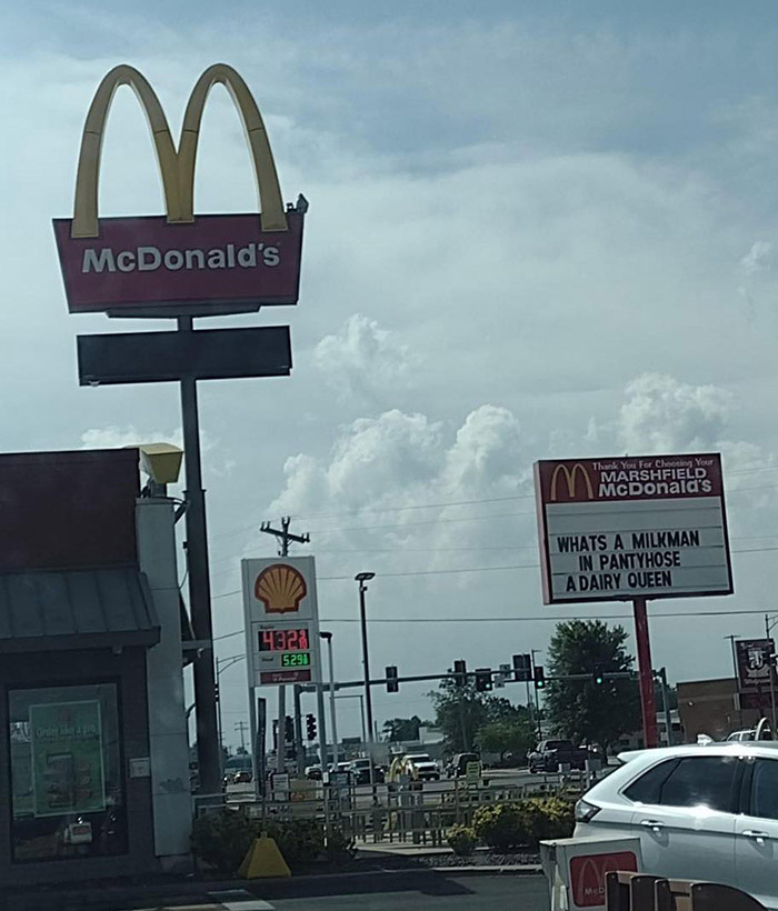 sign war Mcdonalds DQ Missouri