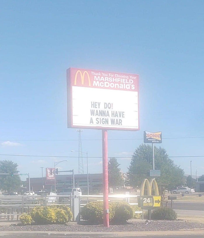 sign war Mcdonalds DQ Missouri