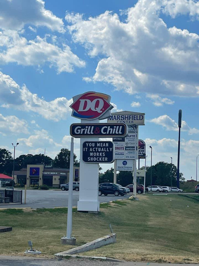 sign war Mcdonalds DQ Missouri