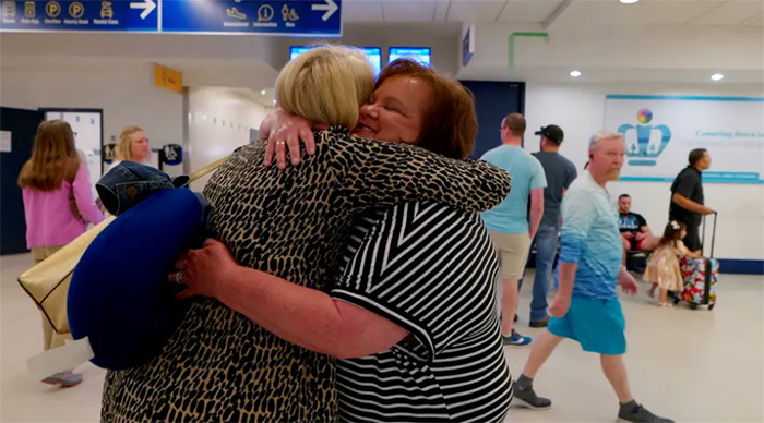 sisters reunite in 50s