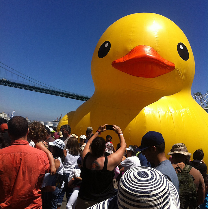 World's largest rubber duck' at Detroit auto show celebrates 'Duck Duck  Jeep' movement