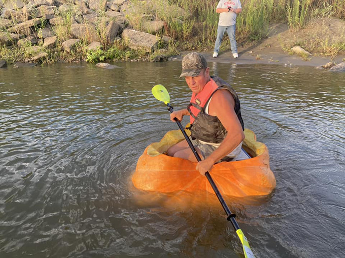 pumpkin boat world record