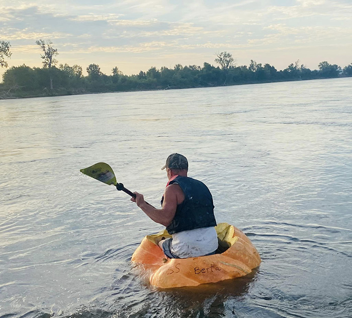 pumpkin boat world record