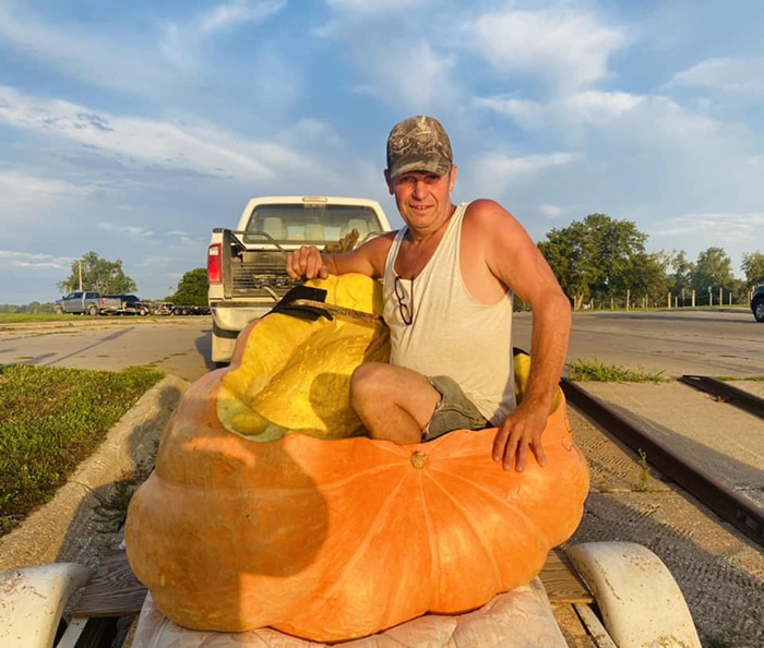 pumpkin boat world record