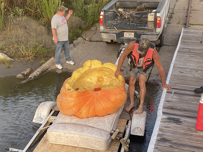 pumpkin boat world record