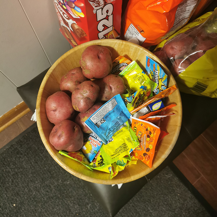 potato or candy halloween experiment