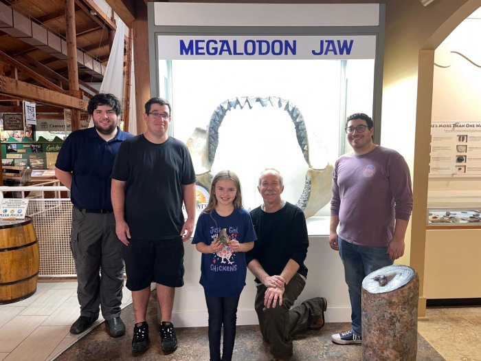 girl finds megalodon tooth maryland