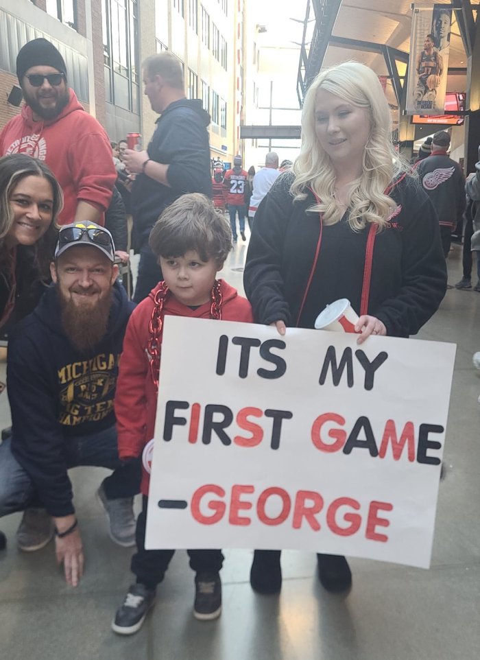 detroit red wings fan first game cheers