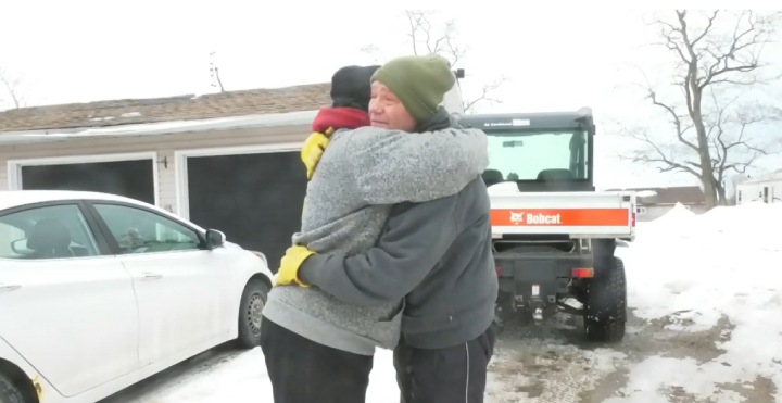 woman gives homeless man job on her farm