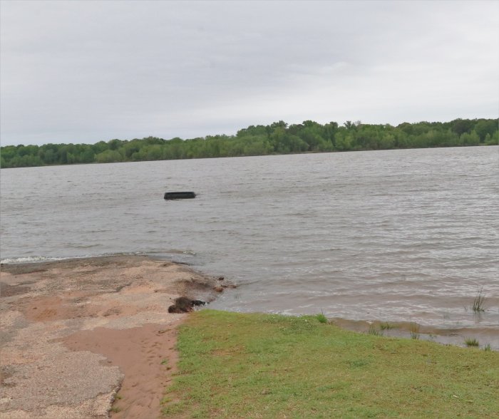 woman found alive in jeep under water