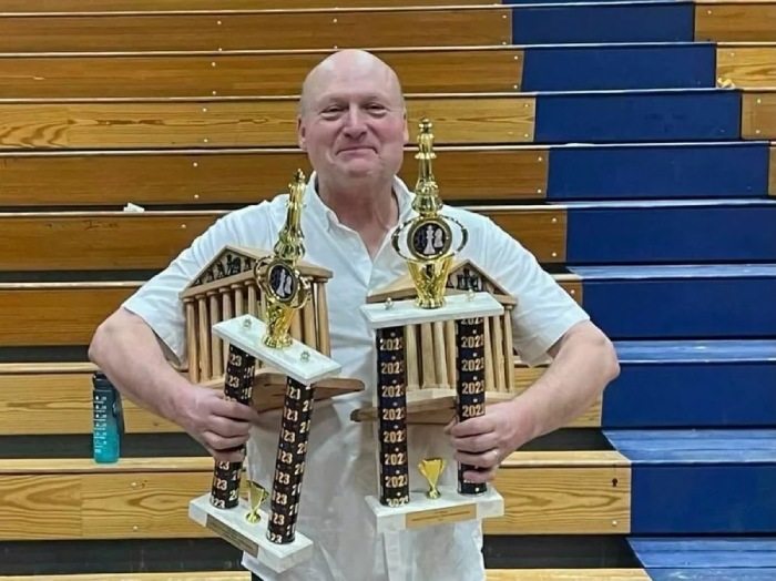 Real-life 'The Queen's Gambit': Custodian leads school chess teams in Maine