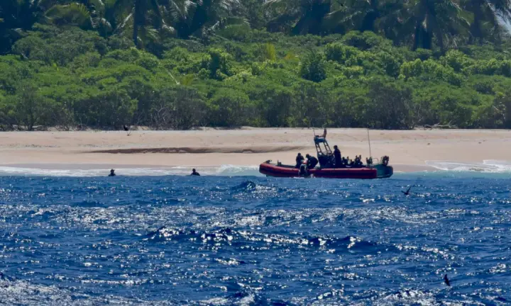 coast guard rescues sailors HELP island