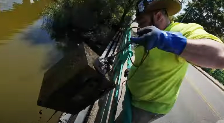 couple finds 100k in safe magnet fishing NYC