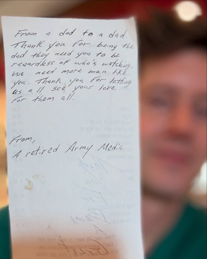 dad cries after meal paid by stranger