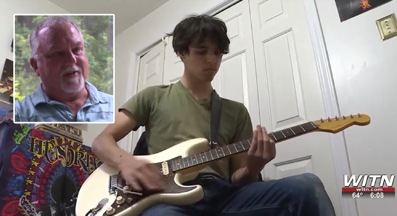 stranger surprises teen with guitar