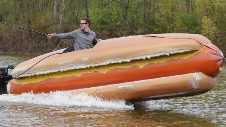 hot dog boat