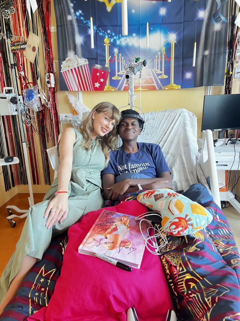 Taylor Swift Joe DiMaggio Childrens Hospital