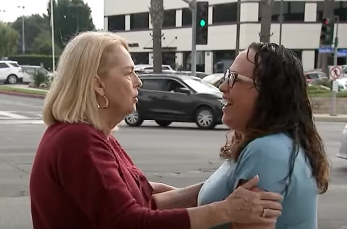 woman finds stranger who helped her as child 35 years later