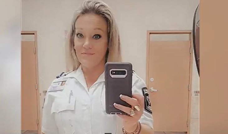 strangers help woman pay bills