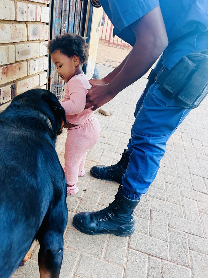 little girl arrested biting nectarines