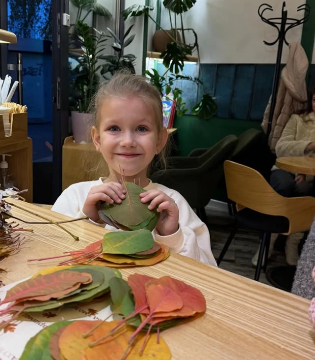 kids buy drinks with leaves Ukraine