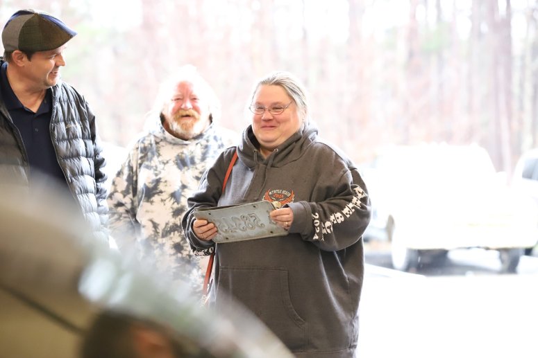 high school students fix cars for single moms