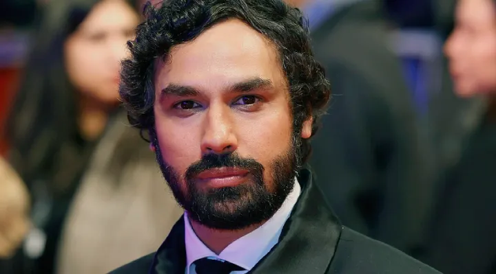 Big Bang Theory Star Secretly Pays Off Strangersand#039; Medical Bills On GoFundMe