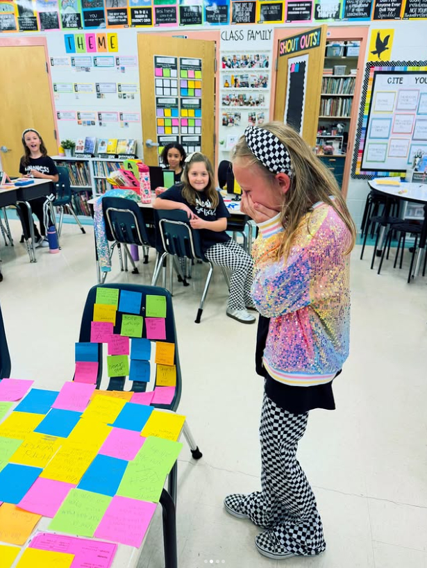 students post it notes for classmate