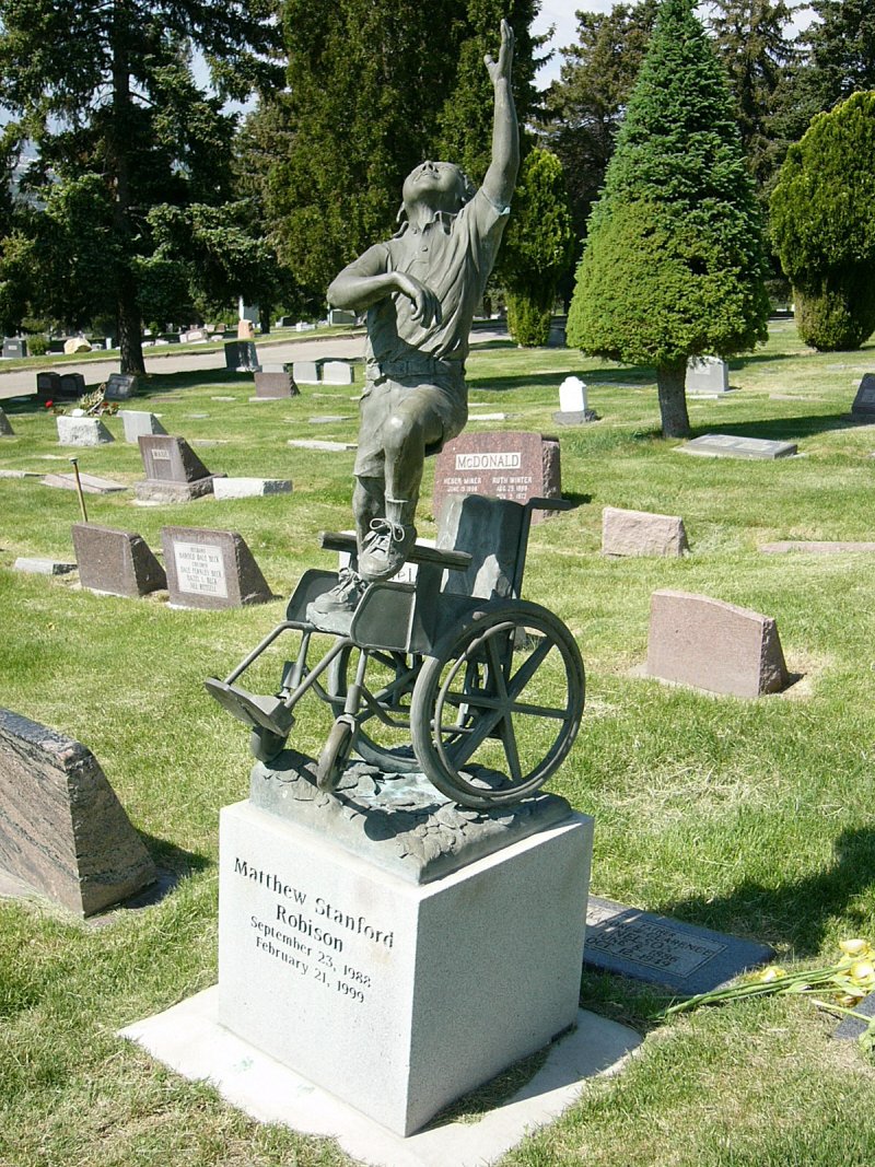 wheelchair grave