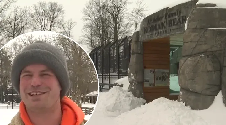 Manager Spends 3 Nights At Zoo To Keep Animals Safe During Massive Blizzard